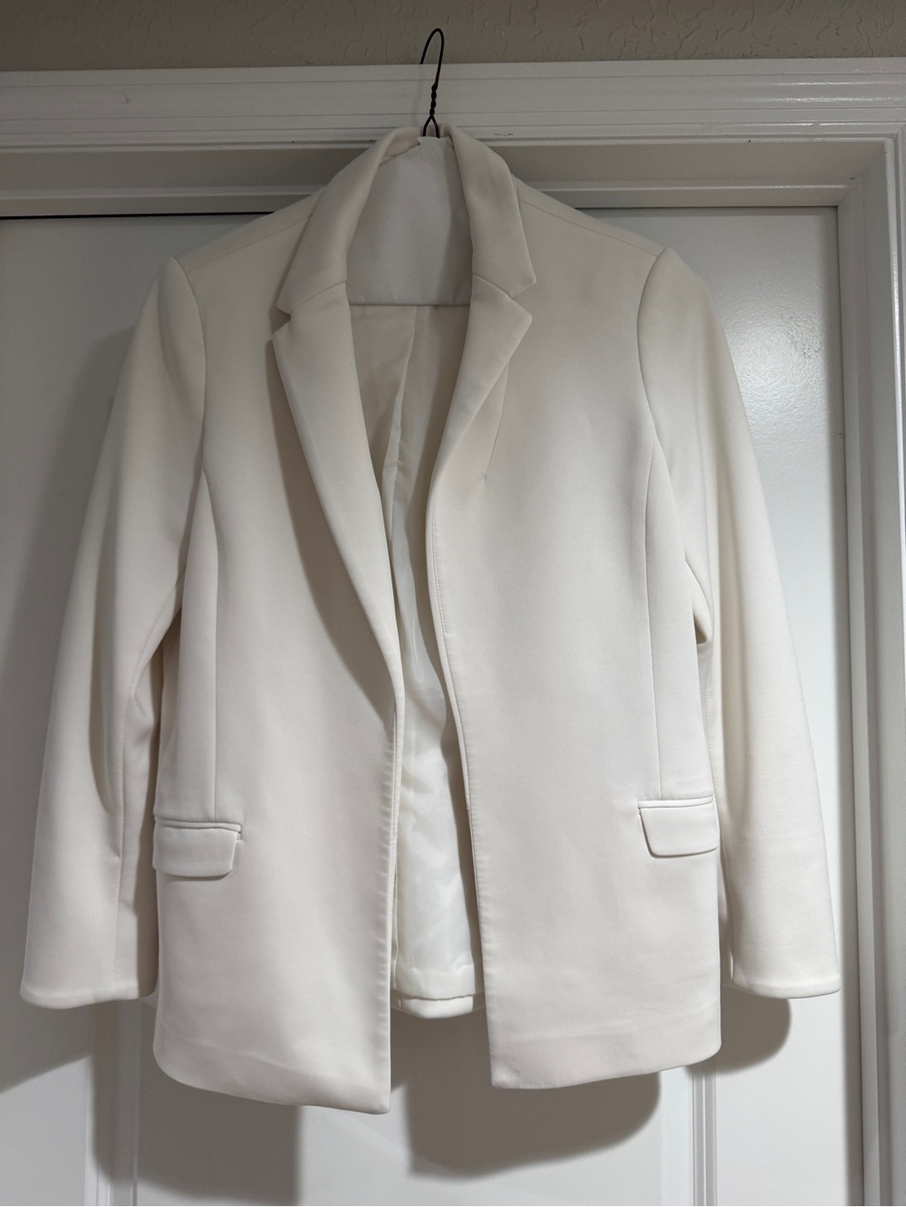 Tahari Ivory Open-Front Blazer